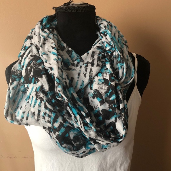 Infinity Scarf - Picture 1 of 4